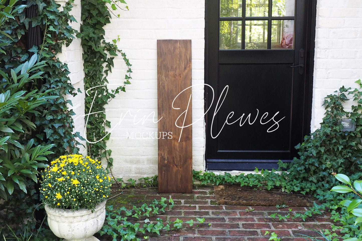 Erin Plewes Mockups Porch Sign Mockup Large, Outdoor Sign Mock Up, Fall Wood Frame Mock-up 1 ft x 4 ft, Farmhouse Style Sign Stock Photo